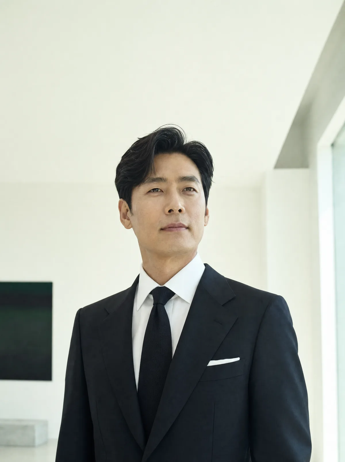 AI 대시보드를 바라보는 한국인 CEO